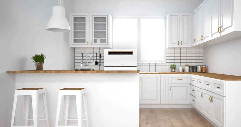 cocina pequeña con lavavajillas